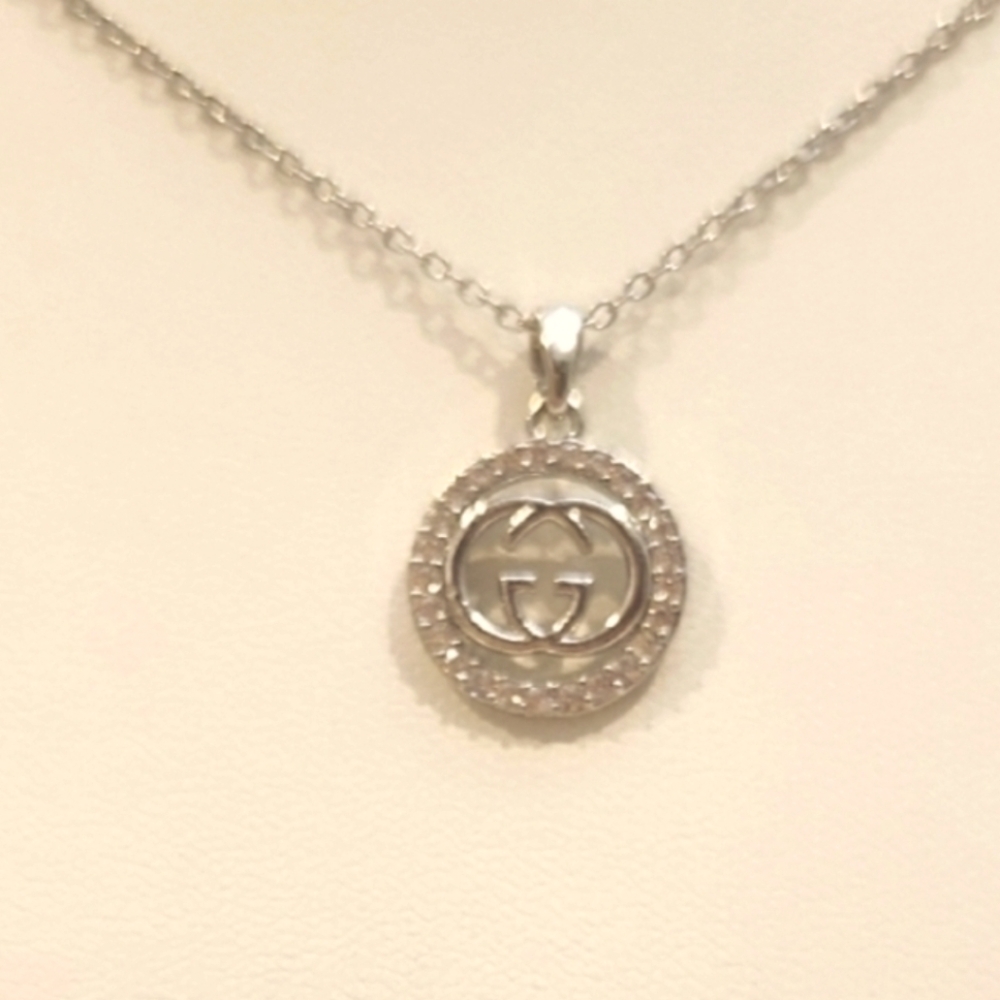 Stunning GG Charm..Silver Tone...New! In Gift Box! - Picture 2 of 4